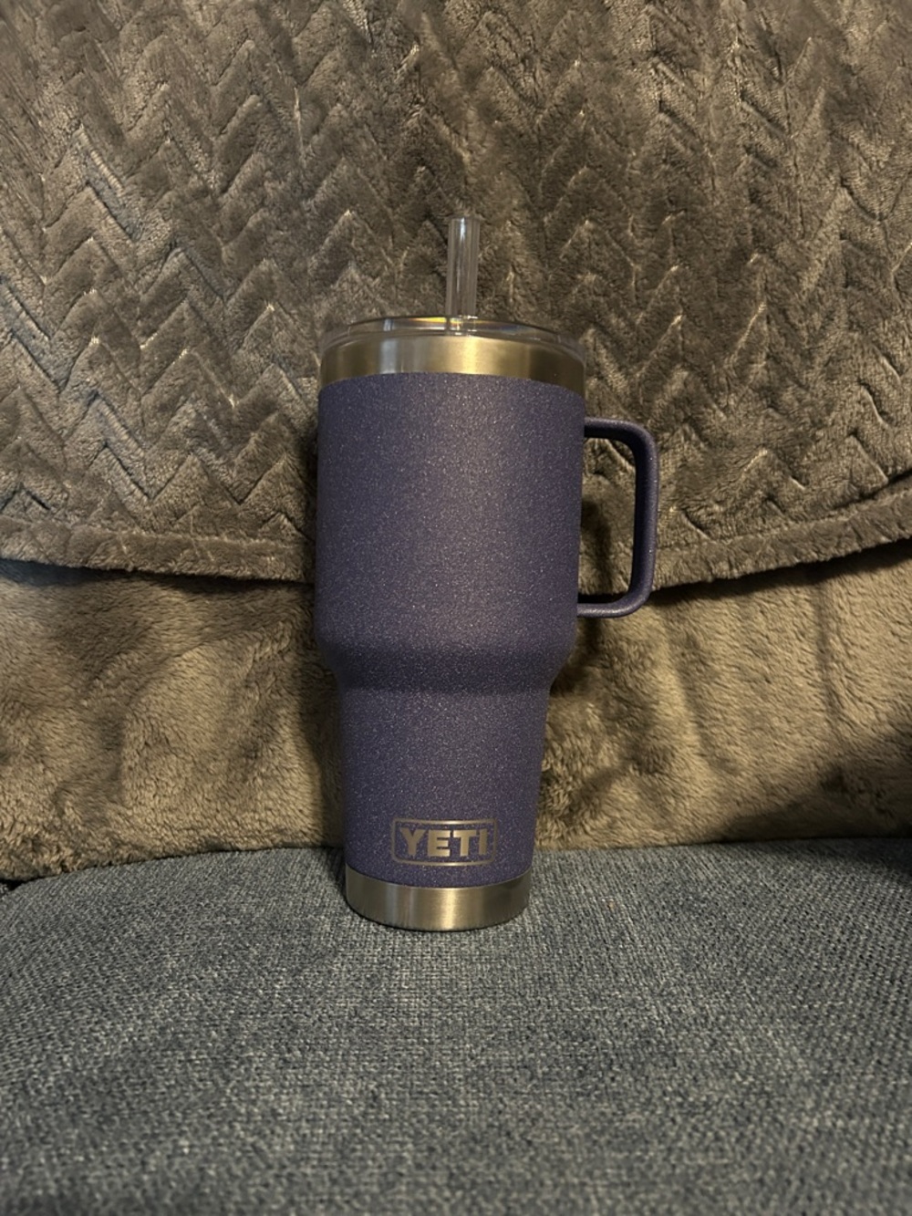 Yeti Rambler 35 oz Straw Mug, Moon Dust